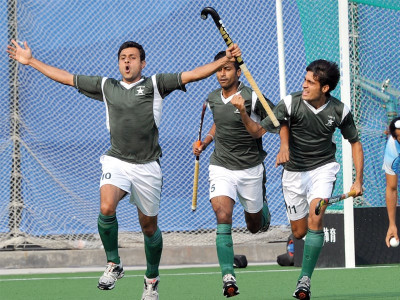 butt in after hockey u turn butt in after hockey u turn