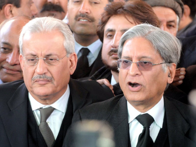 contempt case gilani s contempt hinges on zardari s immunity contempt case gilani s contempt hinges on zardari s immunity