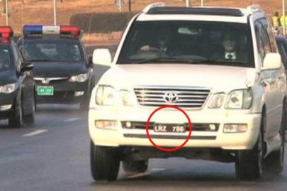 did gilani use a fake number plate when he went to court did gilani use a fake number plate when he went to court