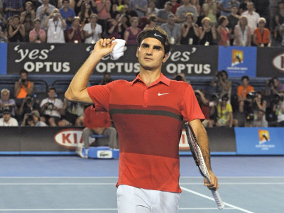 australian open federer hands out lesson to tomic