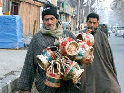for kashmiris a walking heater keeps chill at bay for kashmiris a walking heater keeps chill at bay