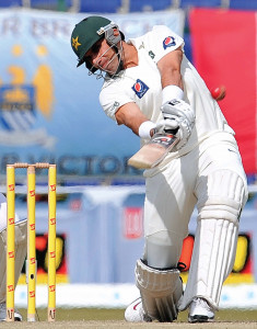 2nd test misbah plays the rescue act again
