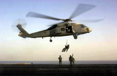 us commandos free two hostages in daring somalia raid