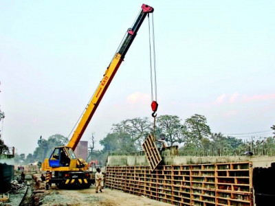 ferozepur road accidents pile up at flyover construction site ferozepur road accidents pile up at flyover construction site