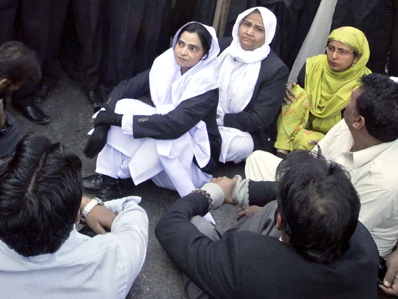 karachi killings lawyers grieve slain colleagues karachi killings lawyers grieve slain colleagues