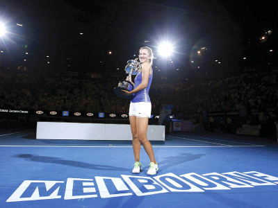 australian open azarenka demolishes sharapova for title