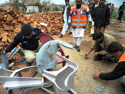 suicide attack 4 killed in peshawar including commander of ansarul islam suicide attack 4 killed in peshawar including commander of ansarul islam