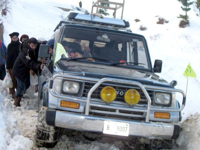 phoenix rising racers vroom to swat jeep rally