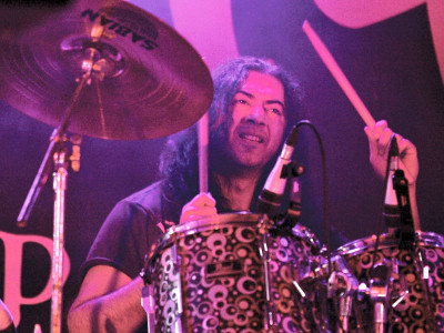 qayaas bringing rock back