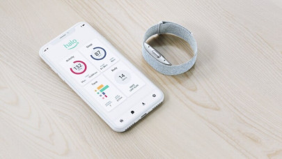 amazon launches first fitness band in bid to take on apple fitbit amazon launches first fitness band in bid to take on apple fitbit
