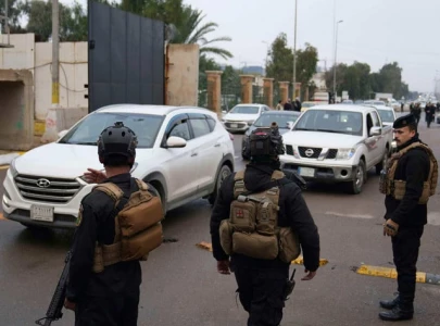 iraqi forces raid baghdad s green zone