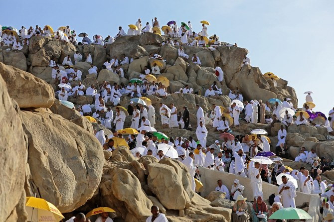 Photo of Pilgrims pack Mount Arafat in biggest post-restriction Hajj