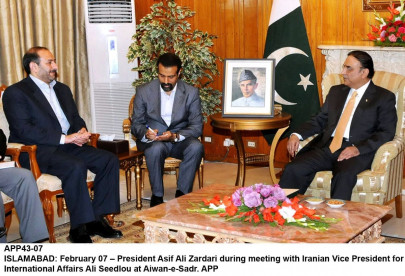 pakistan committed to early implementation of iran pakistan gas pipeline