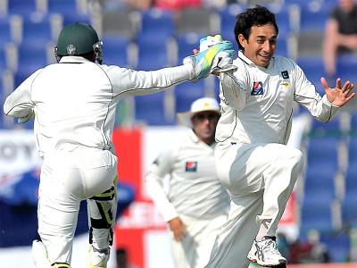 ajmal s action ignore debate or it ll get to you says saqlain mushtaq