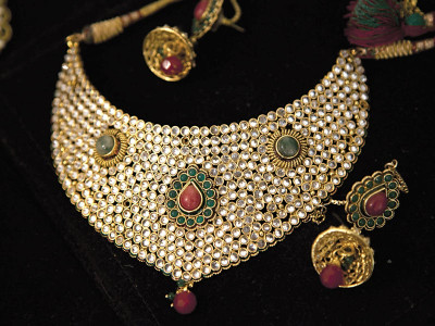 police vow to curb sale of stolen jewellery police vow to curb sale of stolen jewellery