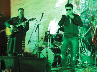 muzaffarabad sways to pak us fusion music