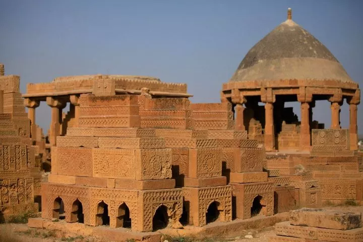 kmc to establish museum at chaukhandi tombs