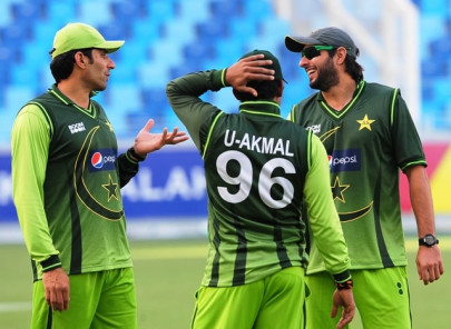 pakistan seek lift to avoid england clean sweep