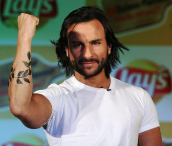 saif ali khan booked for assaulting patron in taj hotel saif ali khan booked for assaulting patron in taj hotel