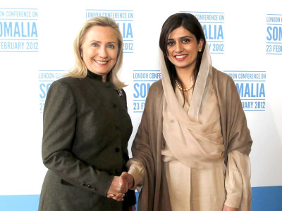 soft power hillary khar cozy up on sidelines of somalia convention