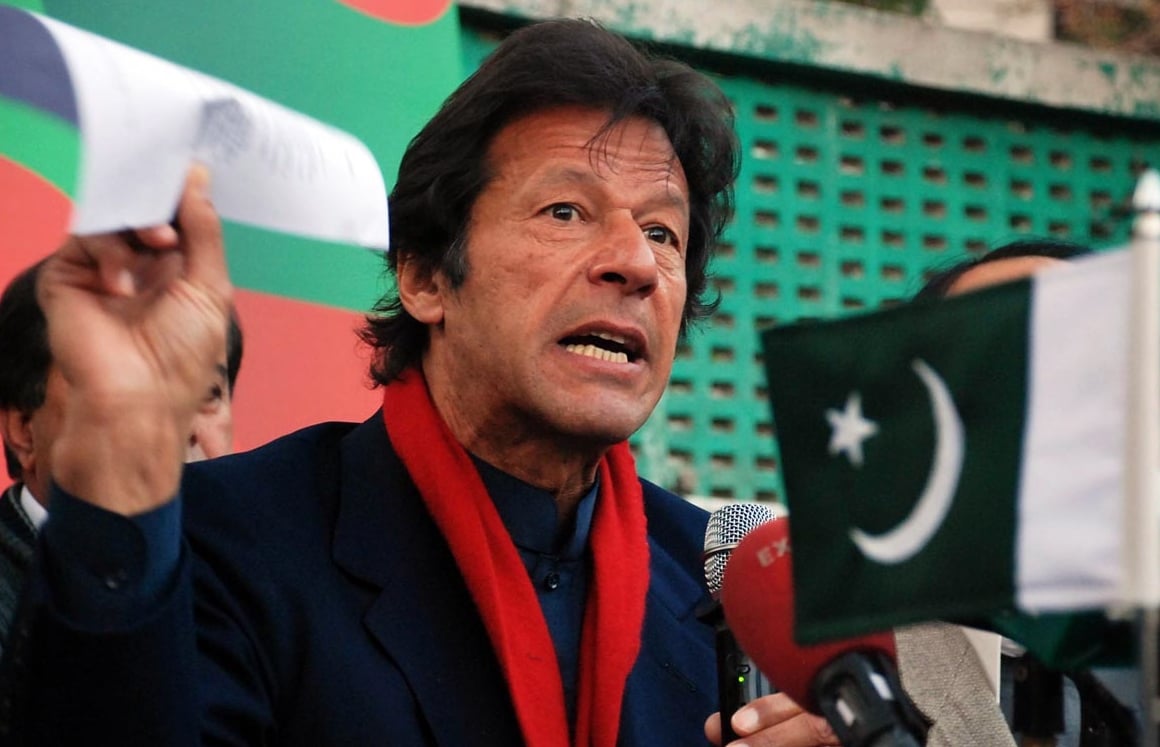 imran khan promises to rid umerkot of landlords