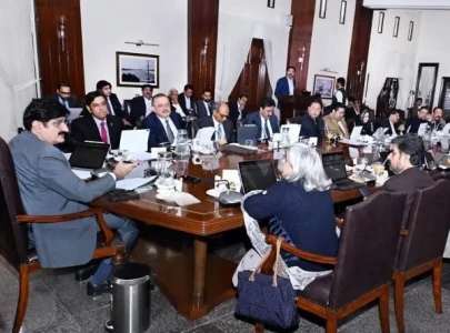 sindh opposes immediate sugar deregulation