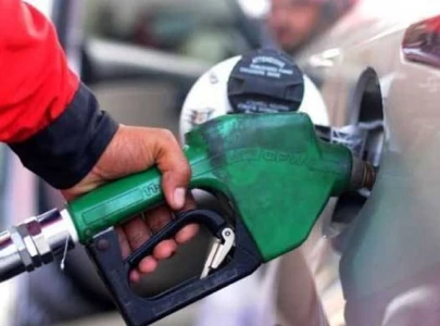 pakistan considers big fuel price cut