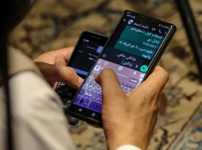 taliban ban smartphone for officials