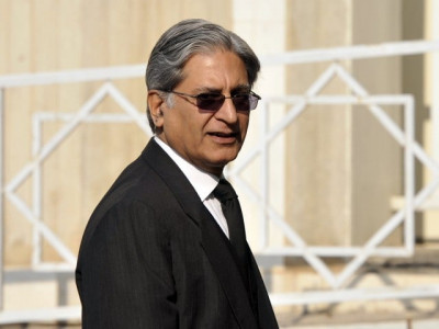 pm contempt case aitzaz calls for awan sethi to be summoned pm contempt case aitzaz calls for awan sethi to be summoned