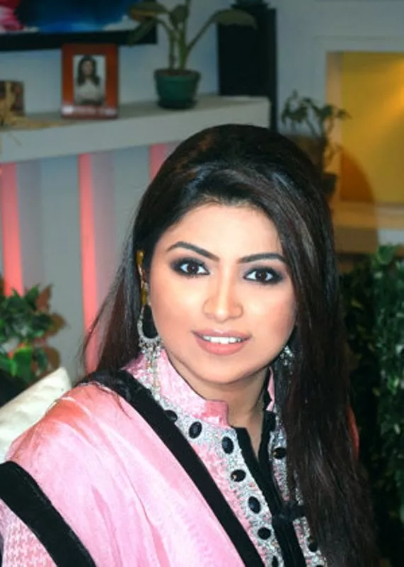 teary eyed maya khan renders apology teary eyed maya khan renders apology