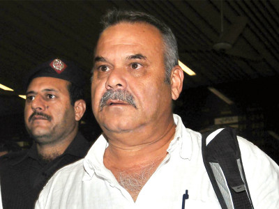 pakistan coach whatmore arrives to take charge