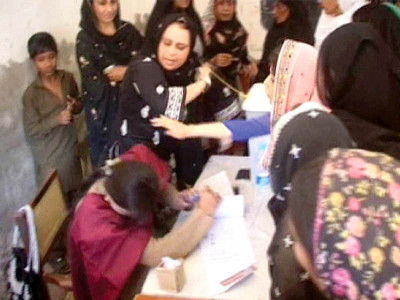 slapping incident assaulted polling staff pardons waheeda shah