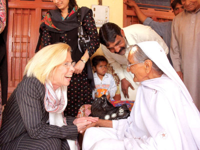 claim to fame a little bit of norway lives in kharian