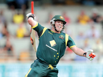 tri nation series warner hussey have the final laugh