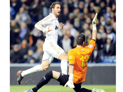 football real restore 10 point advantage over barca