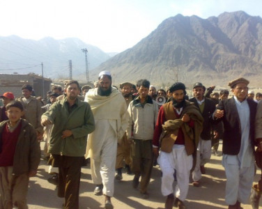 kohistan massacre kkh blocked to protest suspension of police official