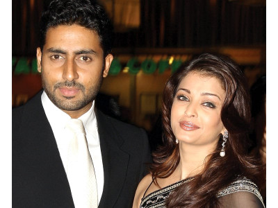 ash happy playing mom abhishek ash happy playing mom abhishek