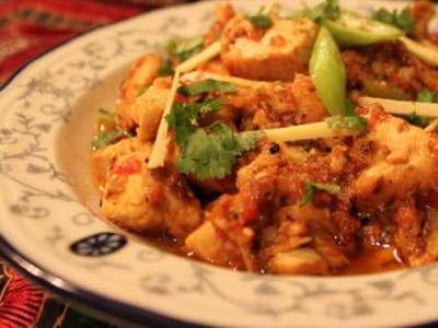 this chicken karhai is as good as the one from the karachi hyderabad highway this chicken karhai is as good as the one from the karachi hyderabad highway