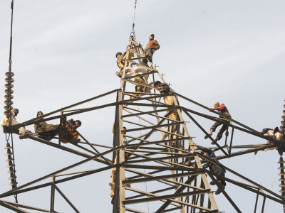 wrongful challan police rickshaw drivers clash in sherakot wrongful challan police rickshaw drivers clash in sherakot