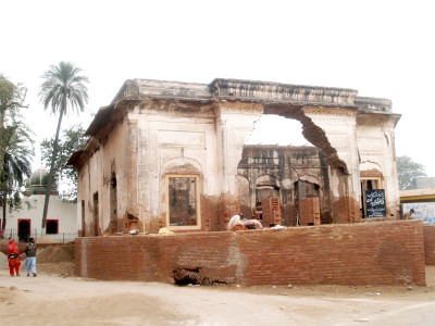 sher singh s baradari dump site drug addicts hinder restoration work