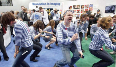 mobile world congress the future will be lived in loudspeaker mode