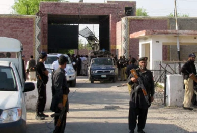 five ptcl employees abducted in bannu