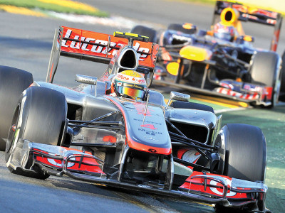f1 button off to perfect start in season opener