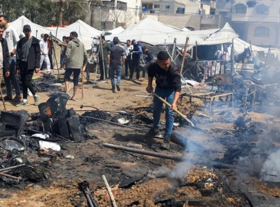 israeli fire kills 7 in gaza