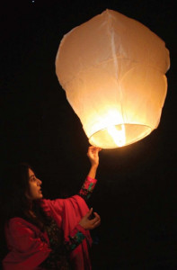initiative 800 lanterns released in the air for peace