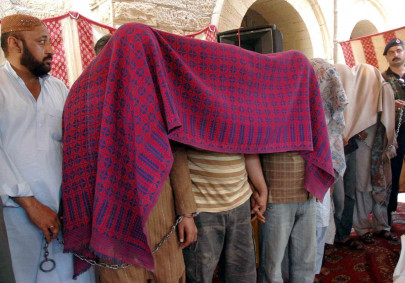 busted eight extortionists arrested busted eight extortionists arrested