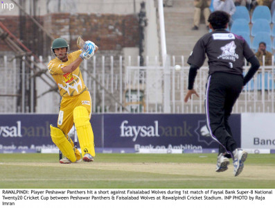 wolves clinch thrilling super eight t20 opener