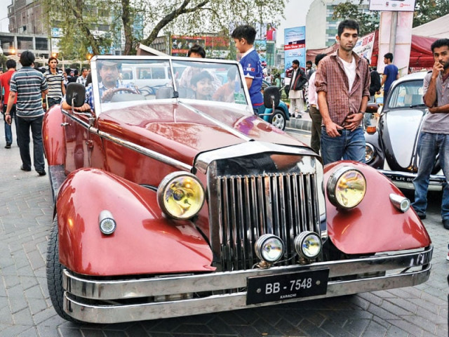 tribune tribune