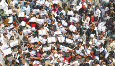 toll hits 33 after week full of killings pressure builds at funeral toll hits 33 after week full of killings pressure builds at funeral