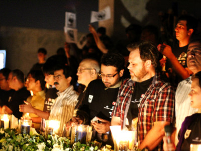 earth hour 2012 karachi turns off its lights so that it will have some left for the future earth hour 2012 karachi turns off its lights so that it will have some left for the future